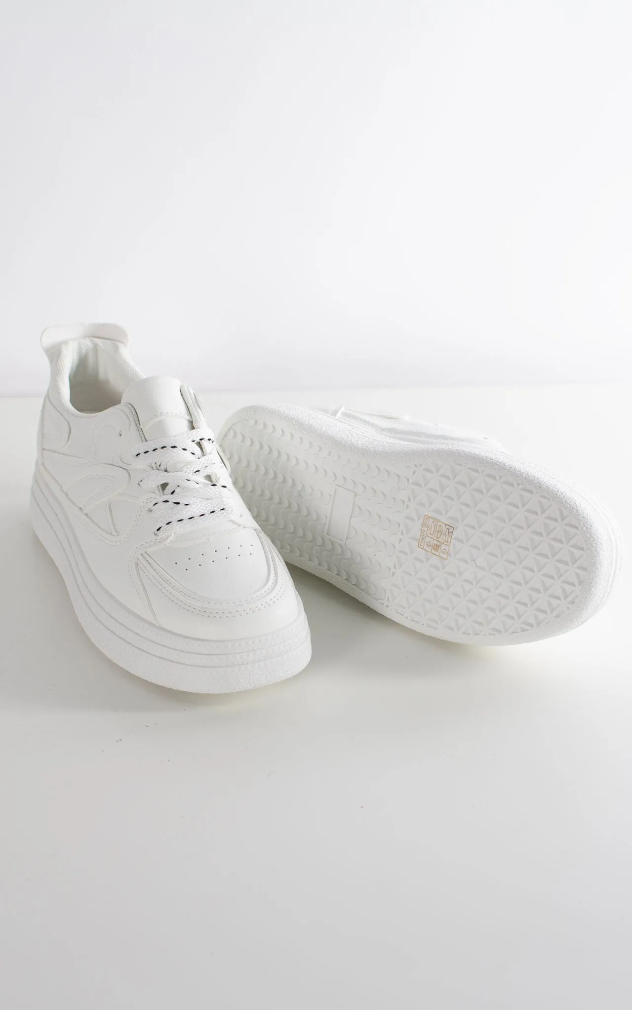 Adia Trainers | White