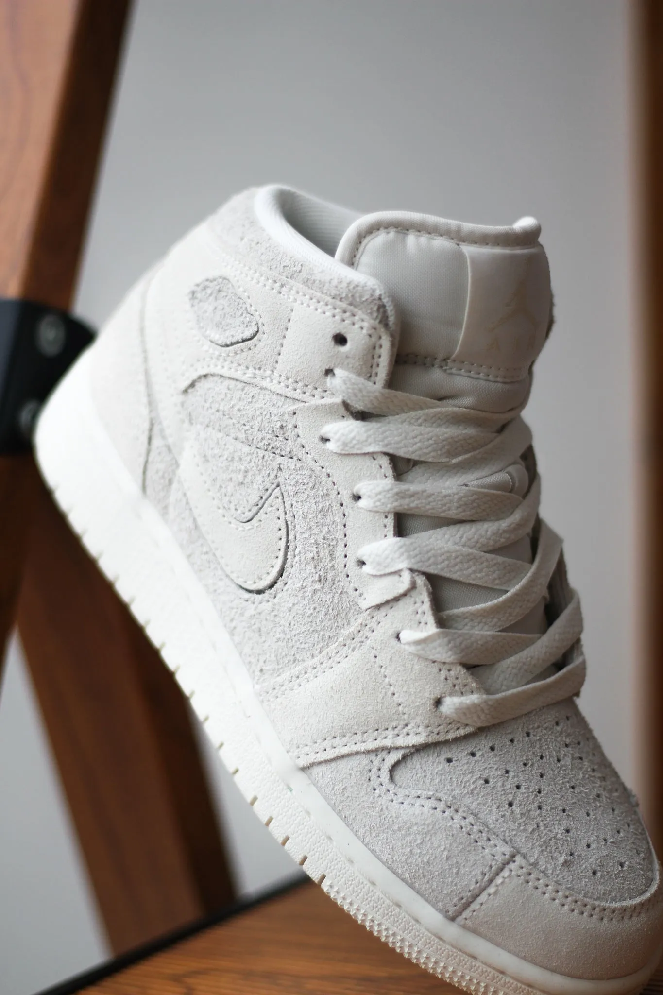 AIR JORDAN 1 MID SE CRAFT (GS) "PALE IVORY"