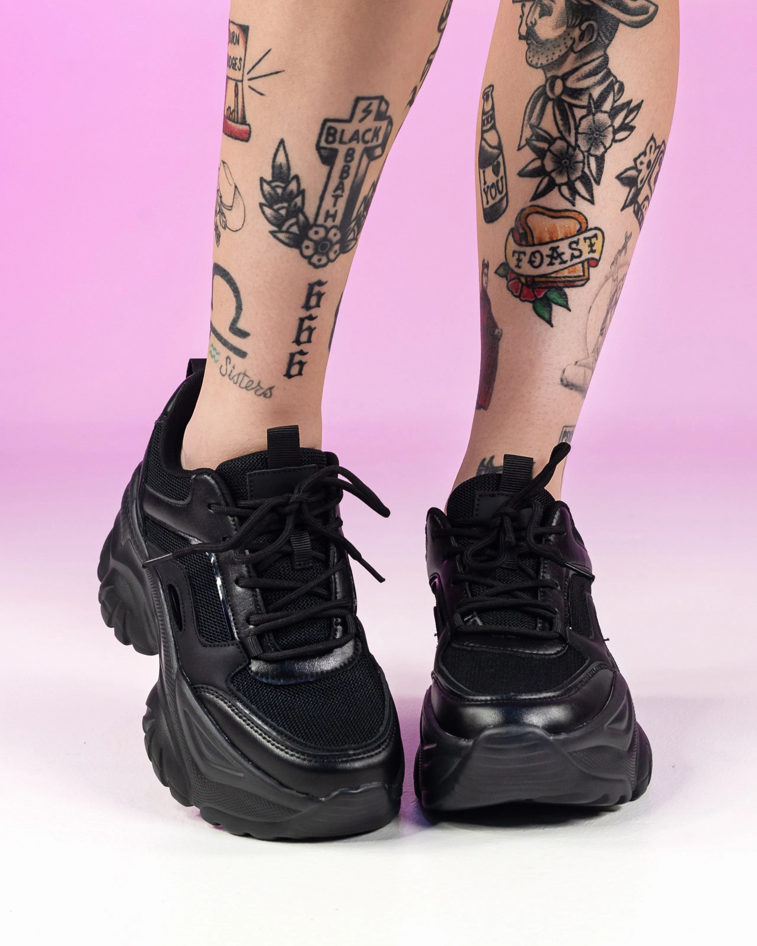 Black Hanna Sneakers