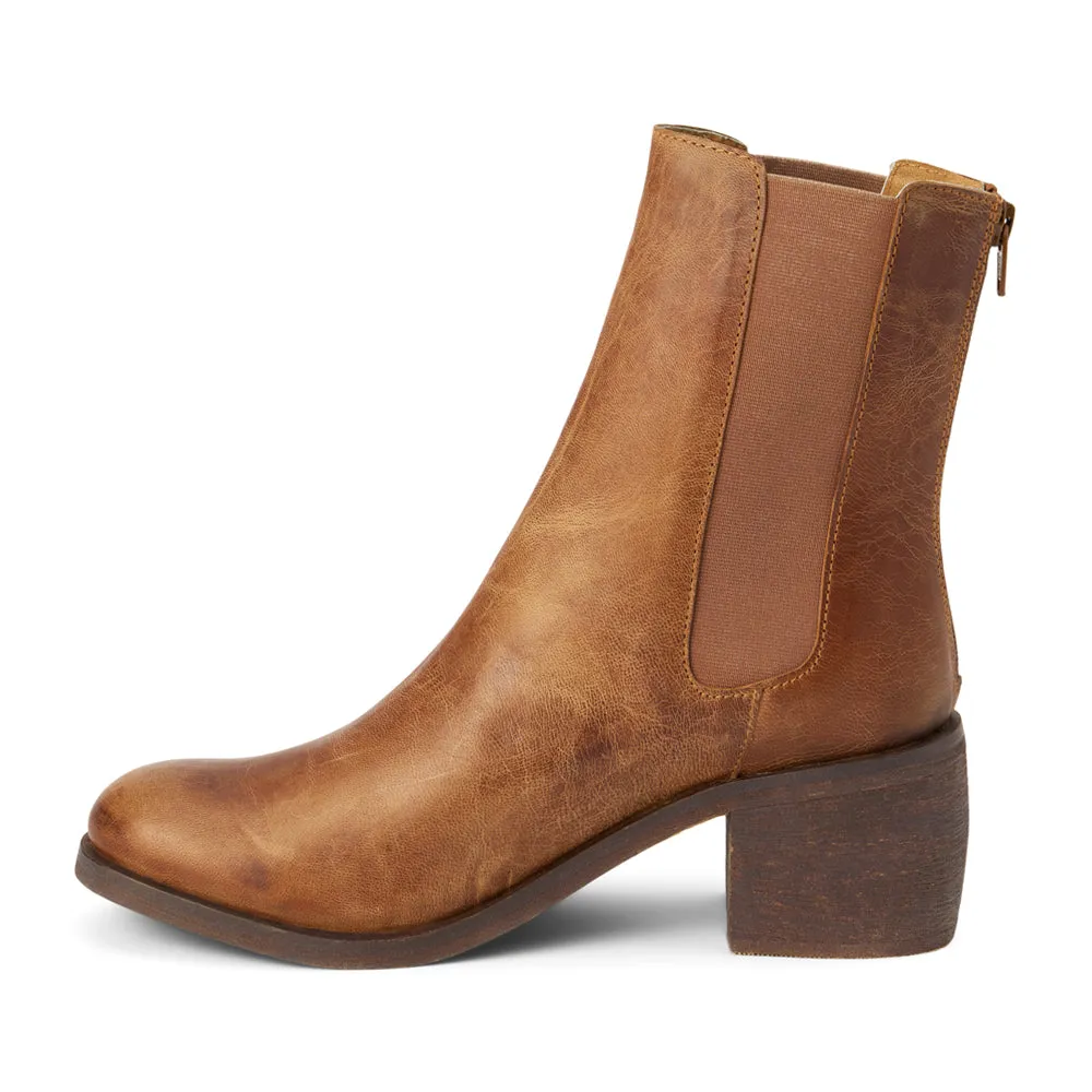 Campello Round Toe Chelsea Zippered Boots