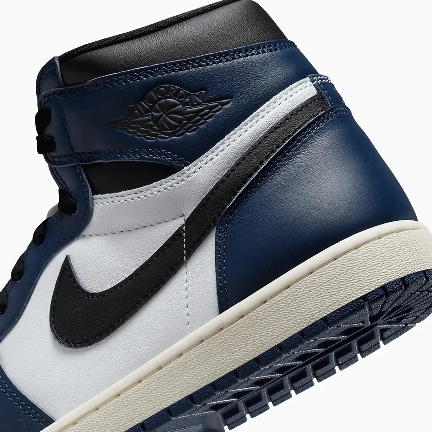 Men's Air Jordan 1 Retro High OG "Midnight Navy"