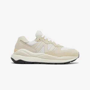 New Balance | WMN'S 57/40  { SEA SALT/CALM TAUPE