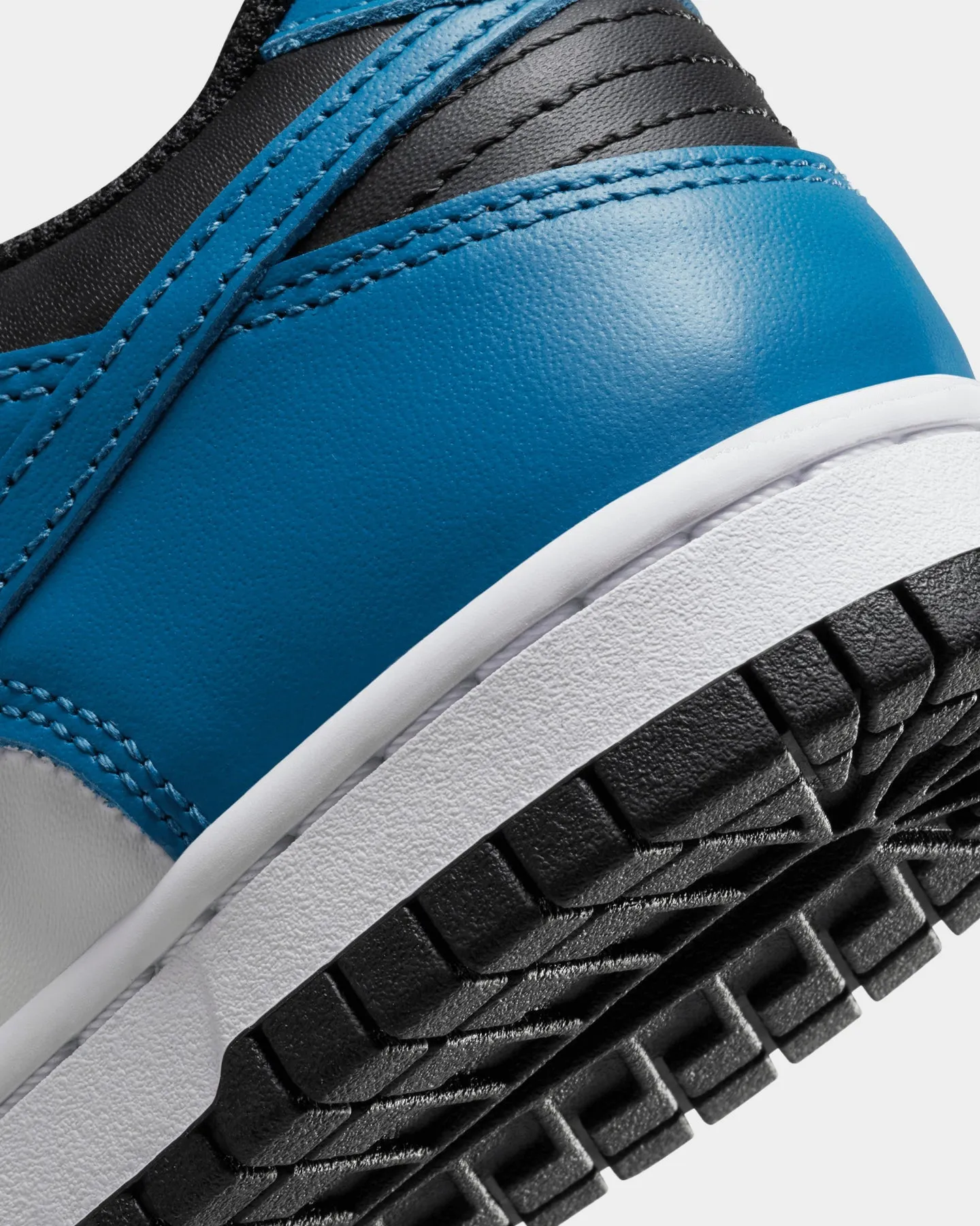 Nike Kids' Dunk Low (GS) "Black White Blue" Summit White/Indigo