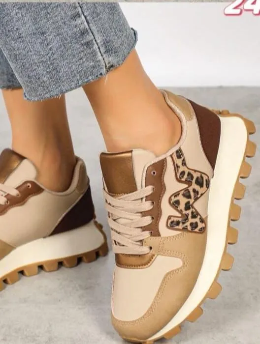 "Wonderful" Trainer in Beige tones