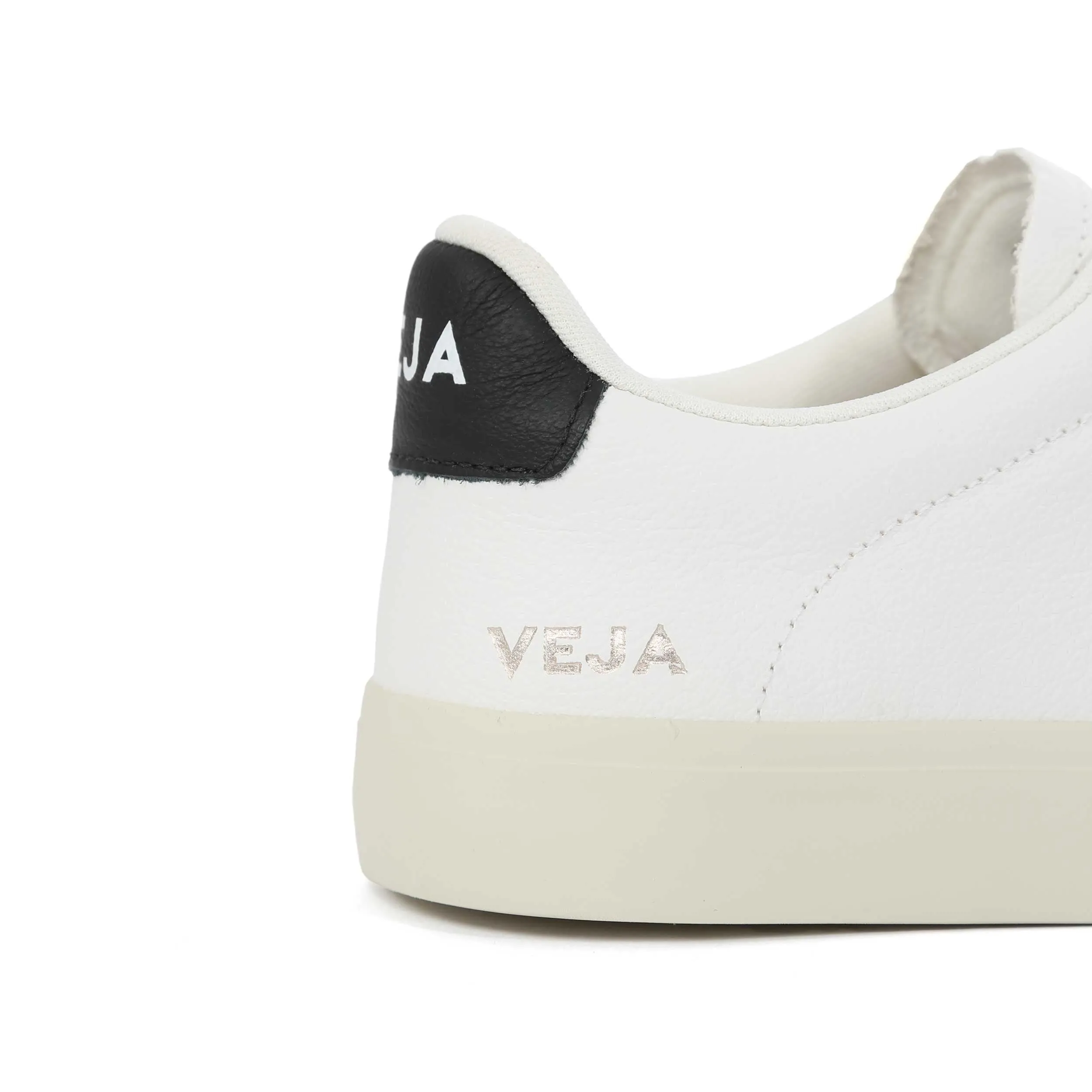 Veja Campo Trainer in Extra White & Black